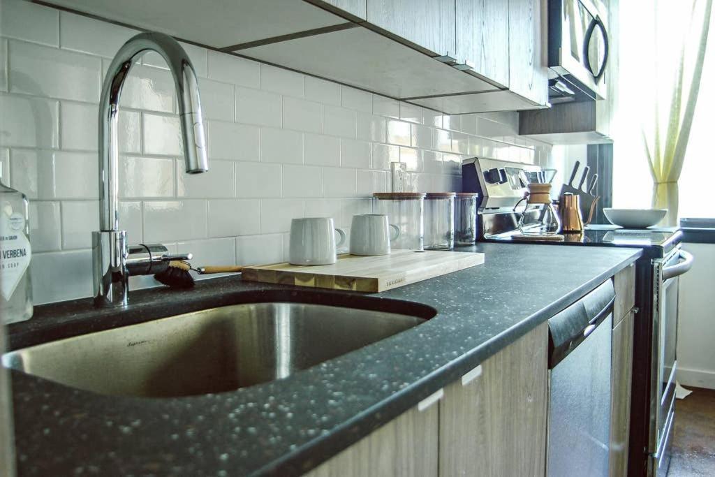 Rail Park Downtown Studio, Amazing Views, Contactless Check-In Filadelfia Zewnętrze zdjęcie